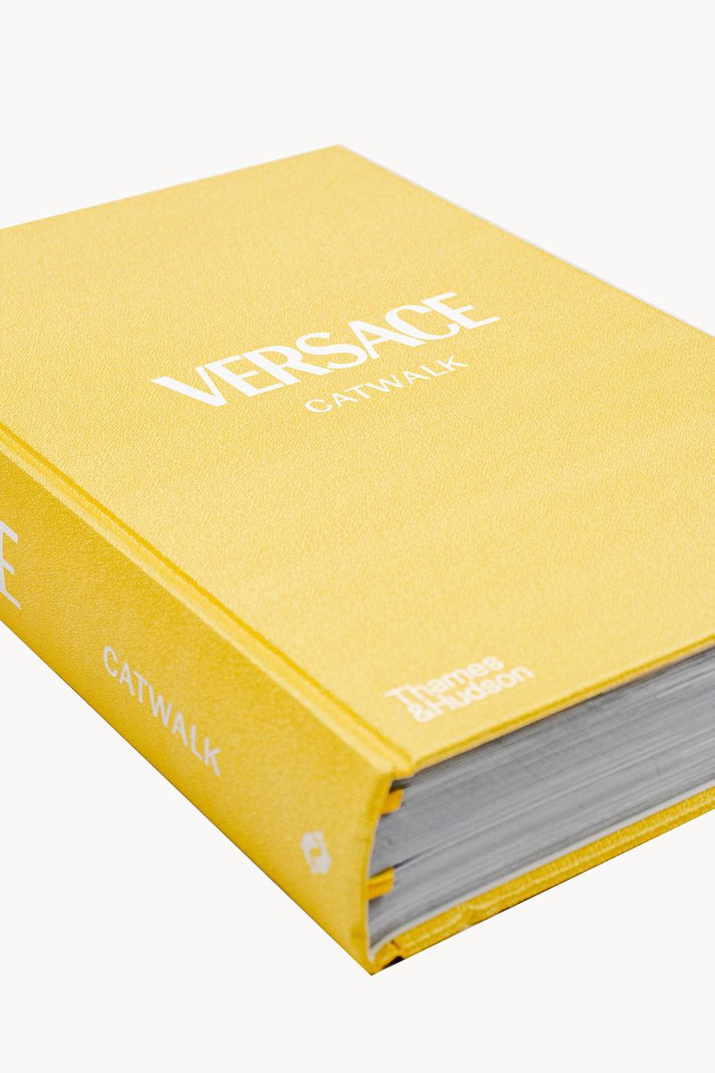 livro-versace-9780500023808--2-