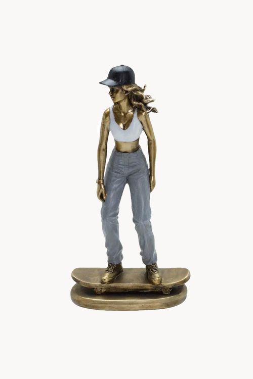 Escultura Skatista em Resina