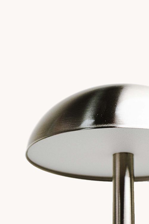 Luminária de Mesa Prata em Metal com Led