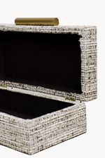 23234800-2.jpg