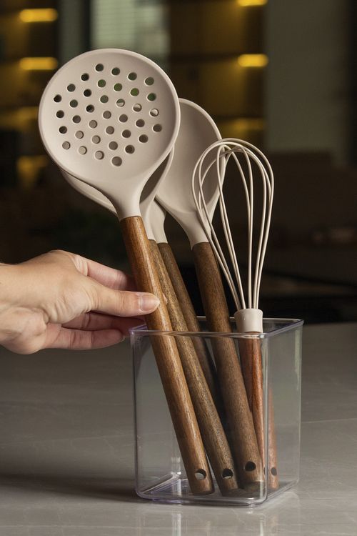 Escumadeira Pratic Chef em Silicone com Cabo em Madeira