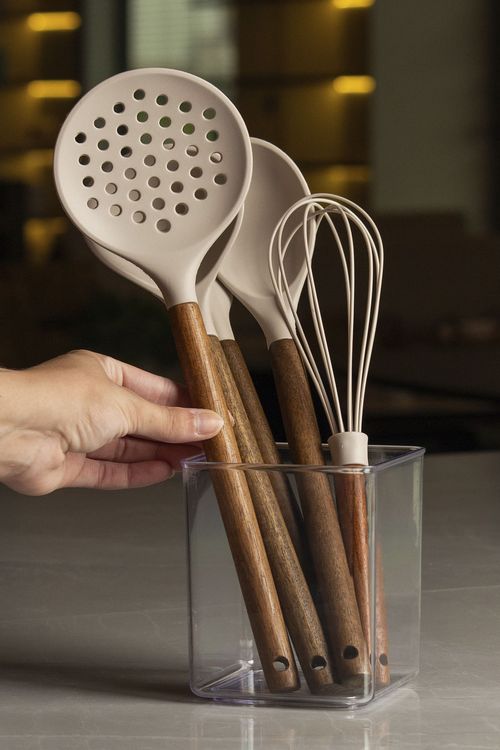 Escumadeira Pratic Chef em Silicone com Cabo em Madeira