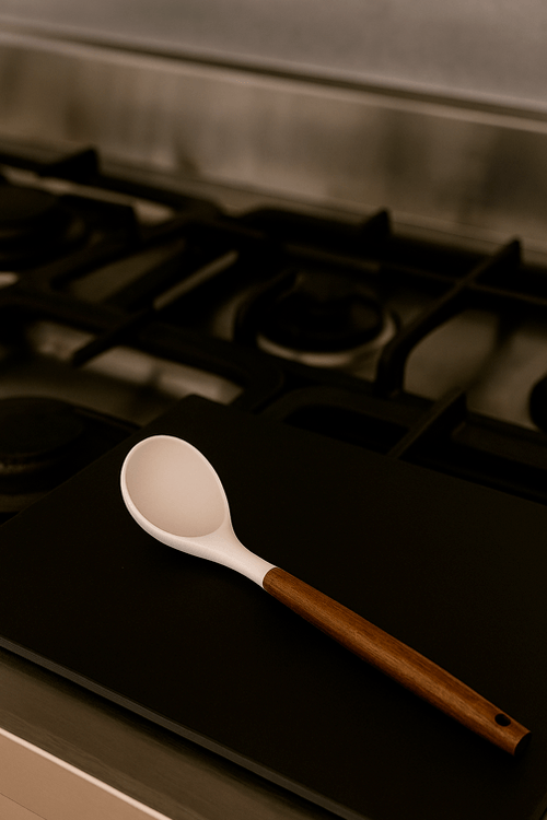 Concha Pratic Chef em Silicone com Cabo em Madeira