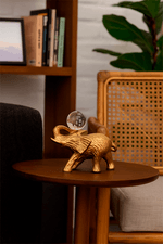 escultura de elefante dourado 1