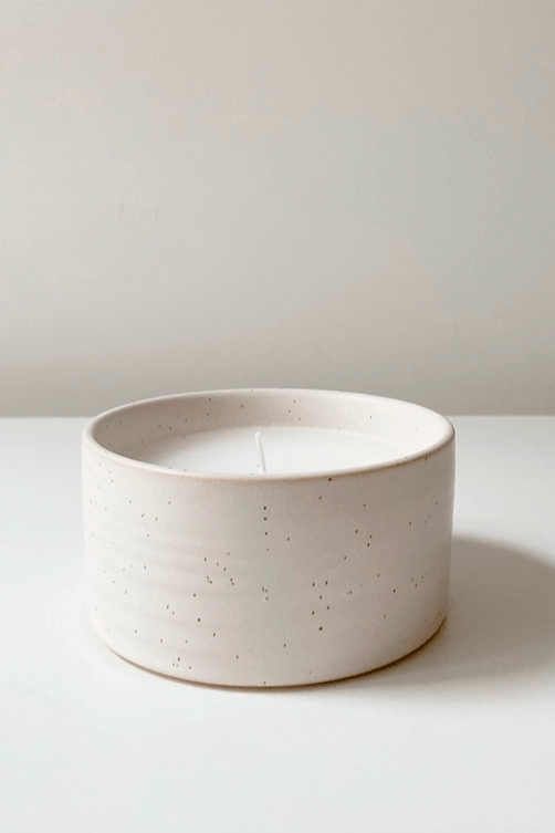 Vela Decorativa em Parafina com Suporte em Ceramica