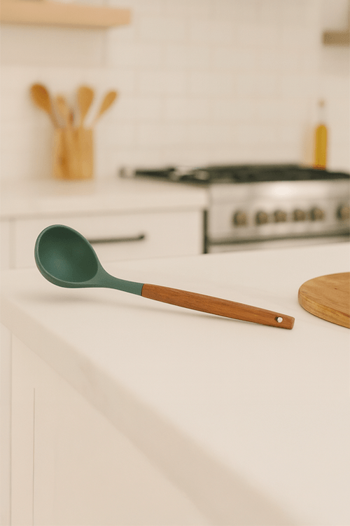 Colher Pratic Chef em Silicone com Cabo em Madeira