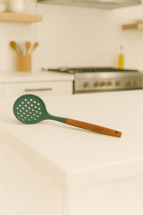 Escumadeira Pratic Chef em Silicone com Cabo em Madeira