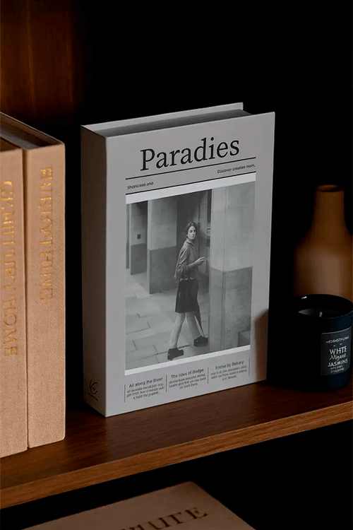 Livro Decorativo Constructing Paradies