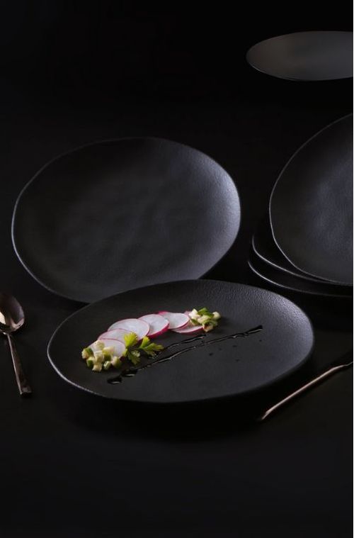 Prato de Sobremesa Preto Matte  Orgânico em Stoneware