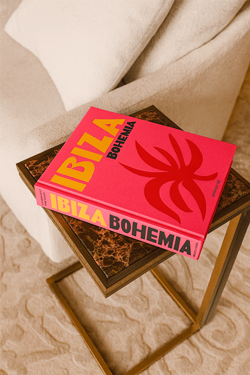 Livro Ibiza Bohemia  em Capa Dura