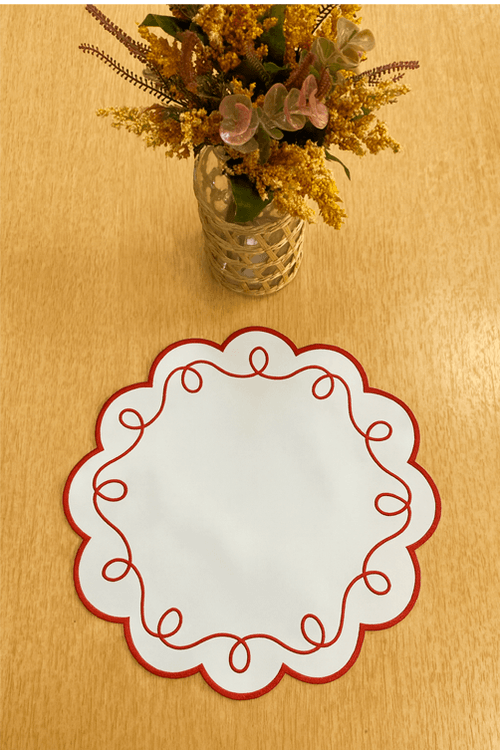 Jogo Americano Nylon com Bordado Vermelho