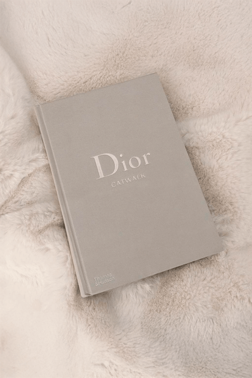 Livro Dior Catwalk em Capa Dura