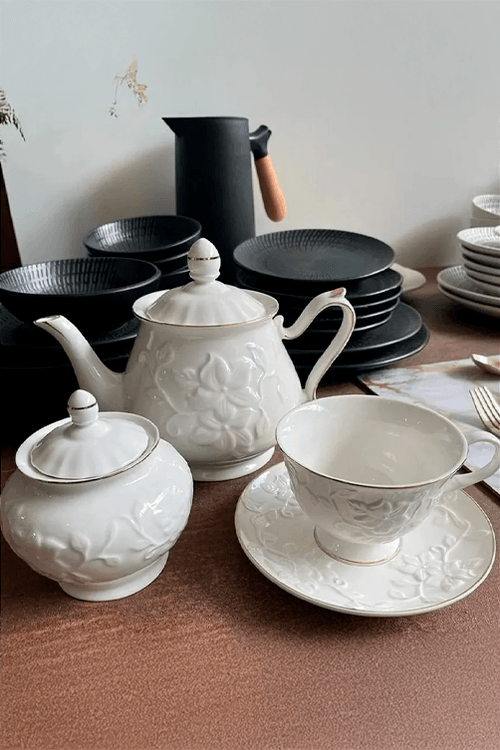 Conjunto de 14 Peças para Chá Scarlet New Bone China com Borda Dourada