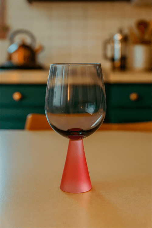 Taça para Água Fumê com Base Cônica Rosa 420ml