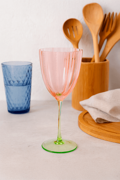 Taça de Vinho Meg Rosa com Base Verde 350ml